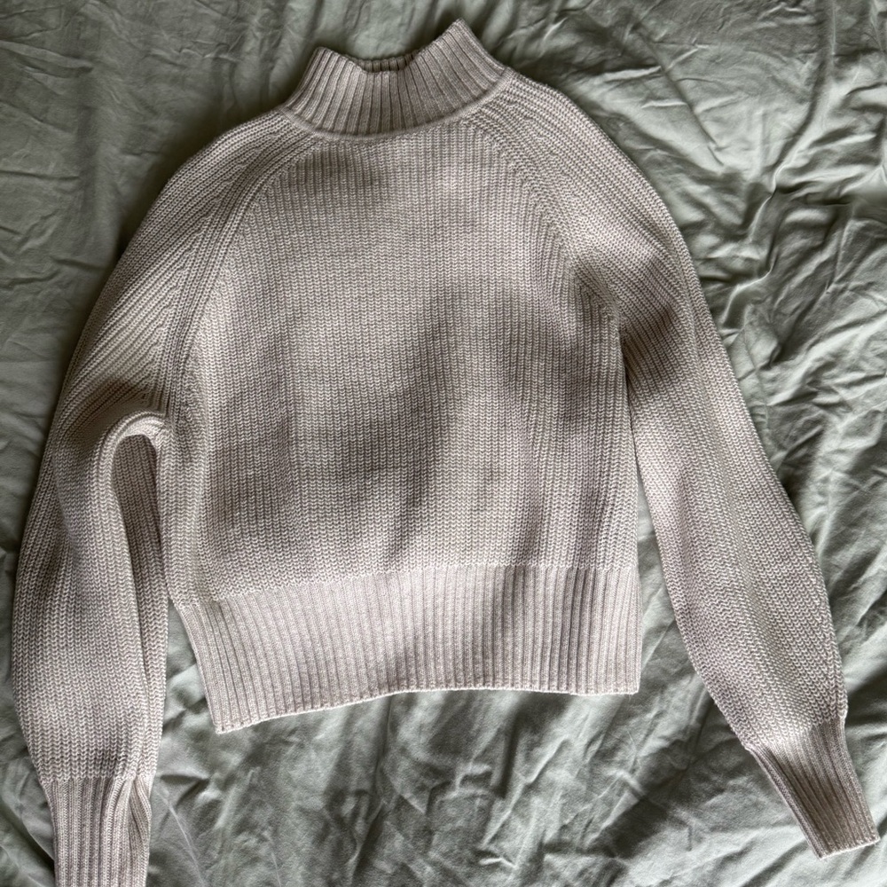 H&M Cream Sweater women’s size medium